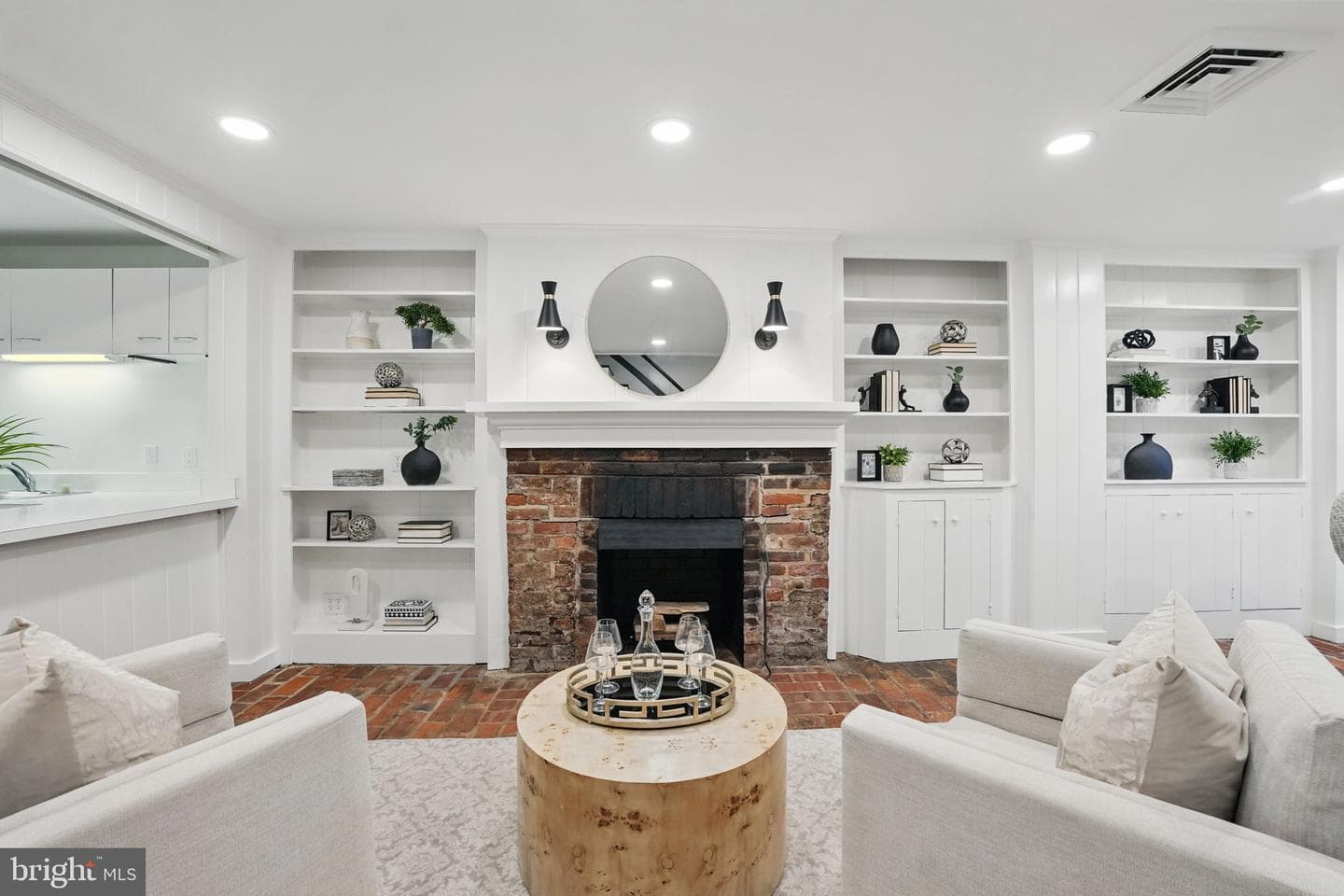 219 N Pitt Street photo 10