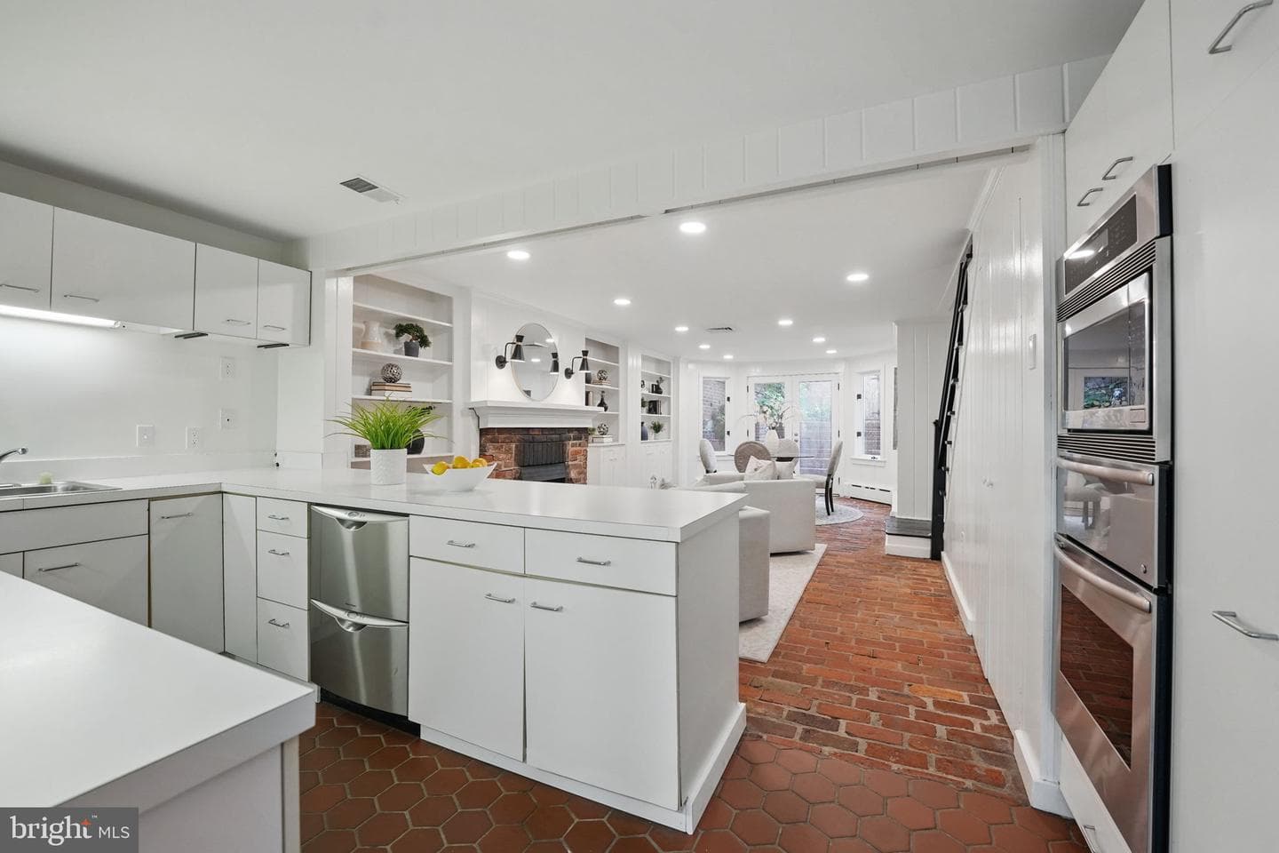 219 N Pitt Street photo 13