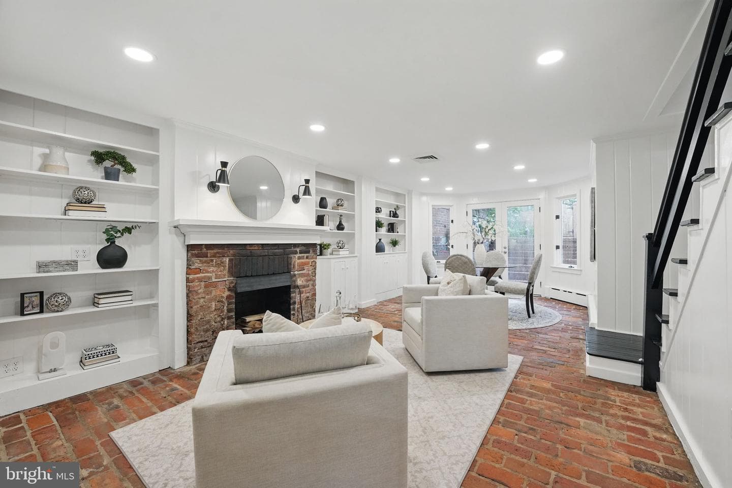 219 N Pitt Street photo 18