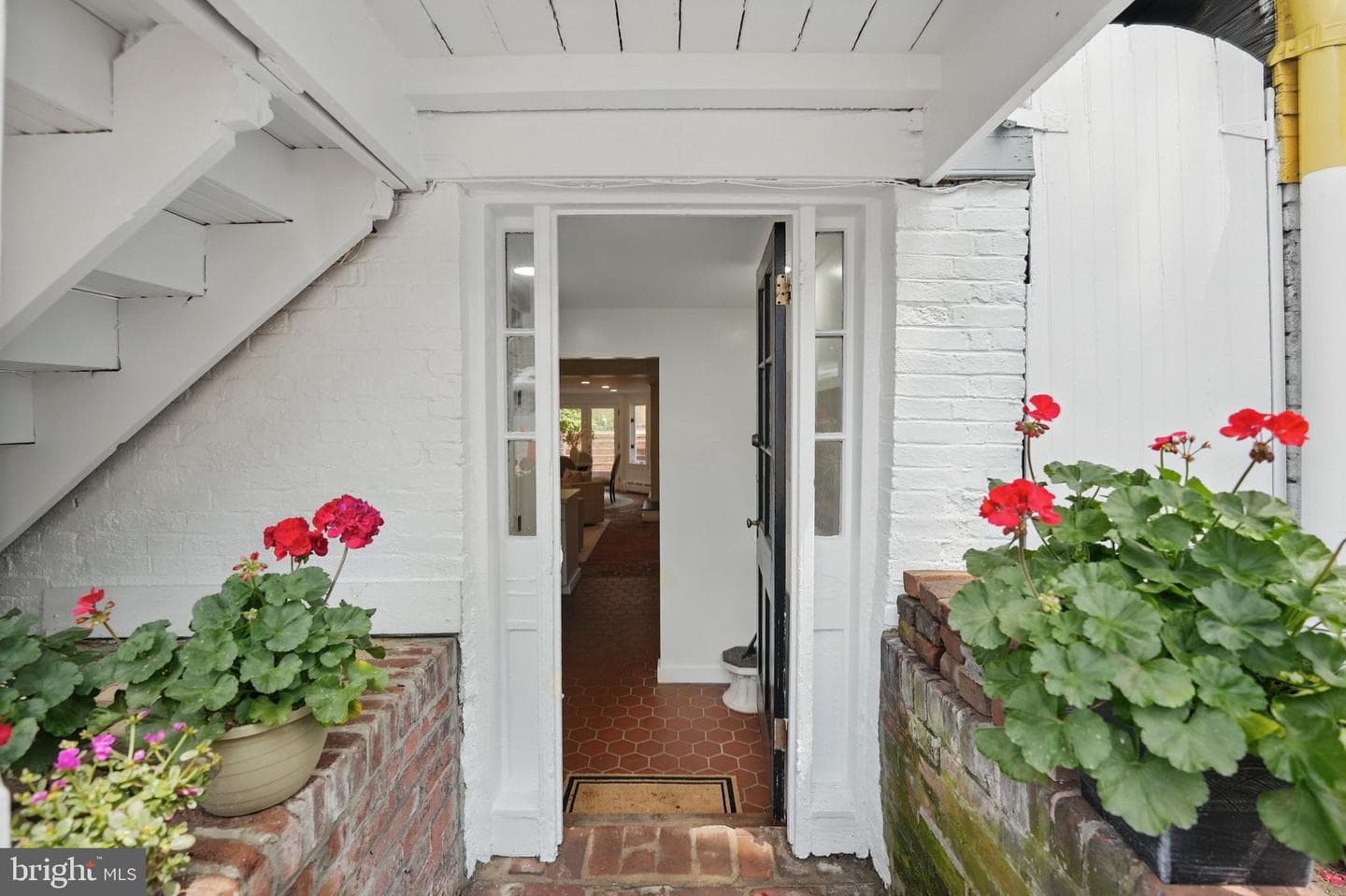 219 N Pitt Street photo 3