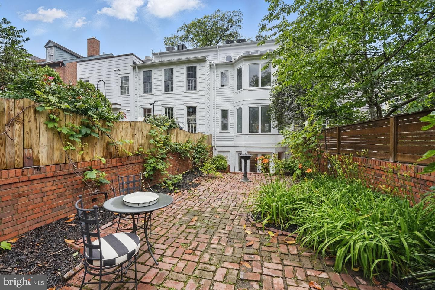 219 N Pitt Street photo 49