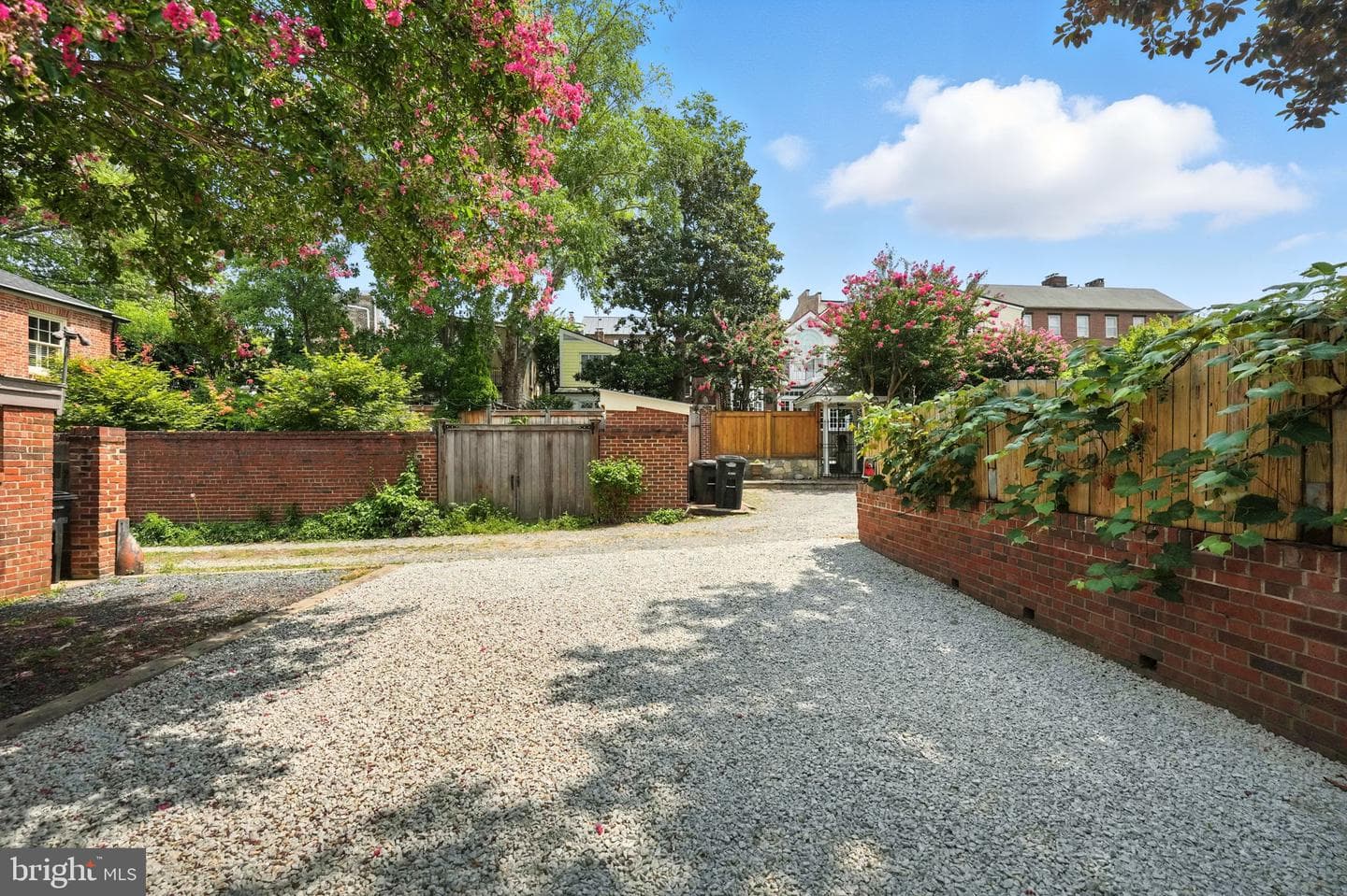 219 N Pitt Street photo 55