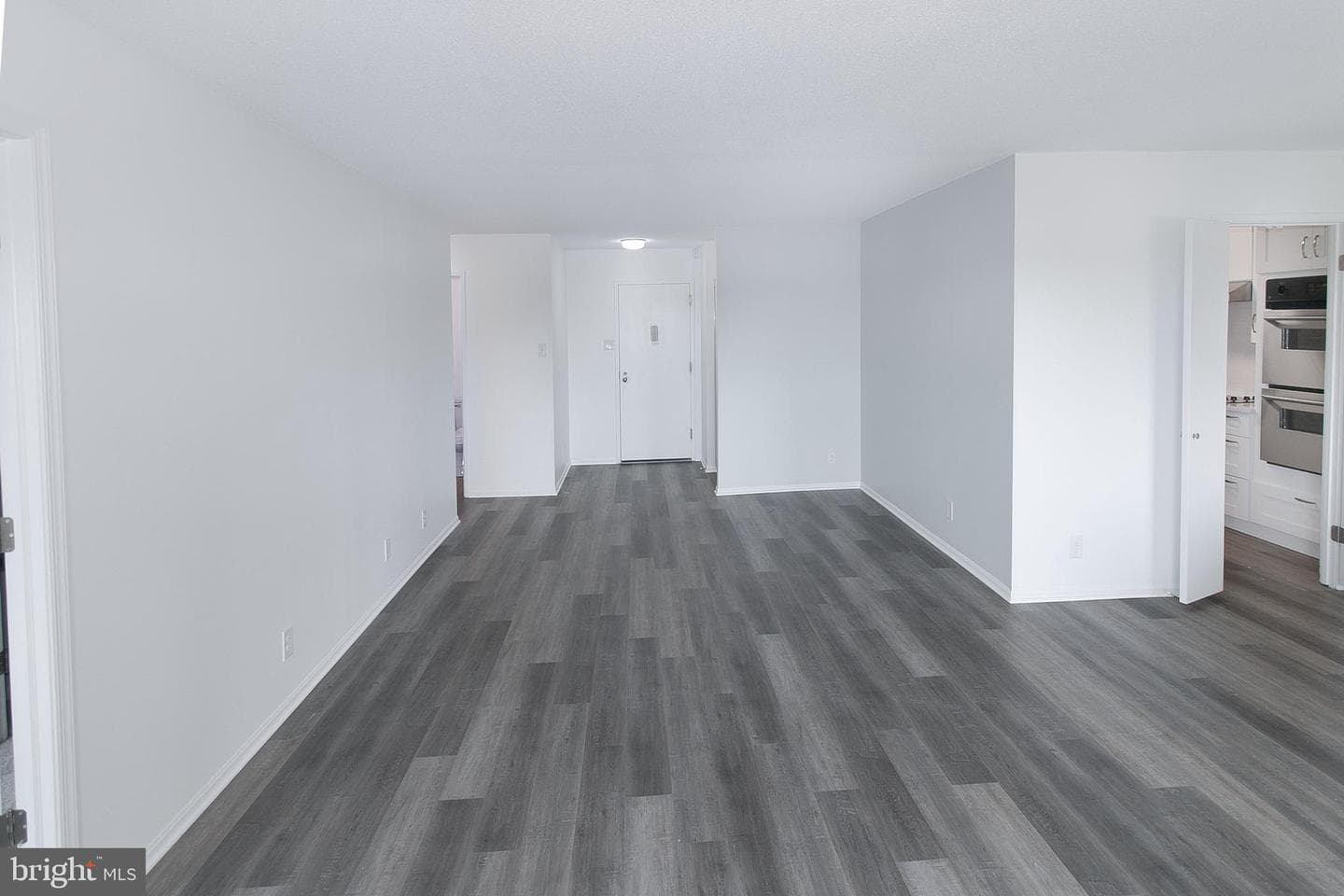 307 Yoakum Parkway #1024 photo 15
