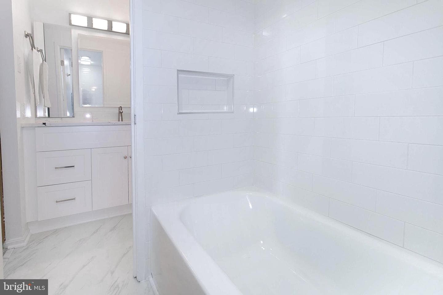 307 Yoakum Parkway #1024 photo 34
