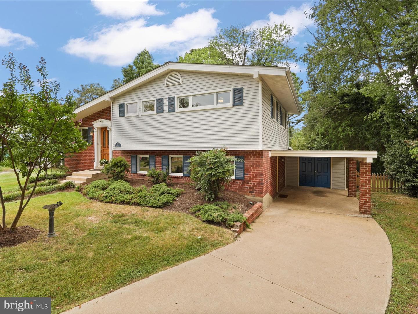 4712 Surry Place photo 2