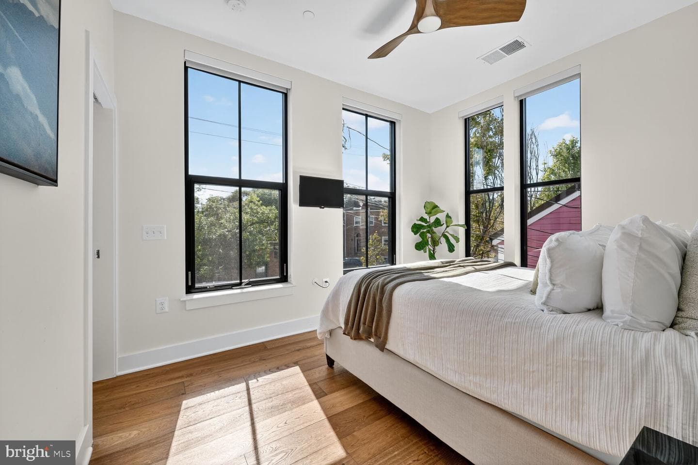 1312 King Street #210 photo 11