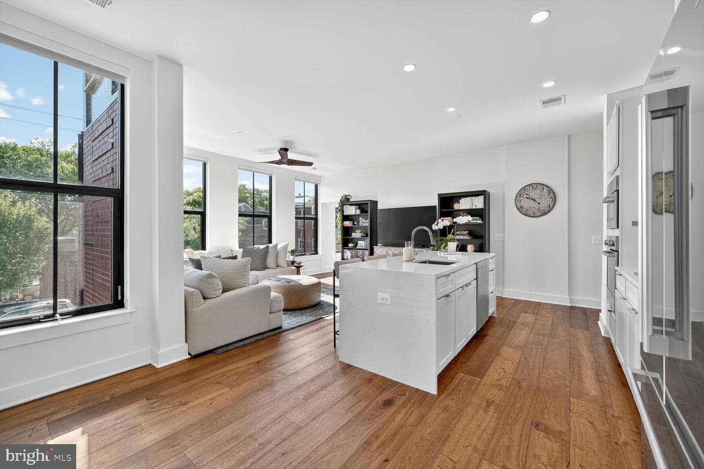 1312 King Street #210 photo 4
