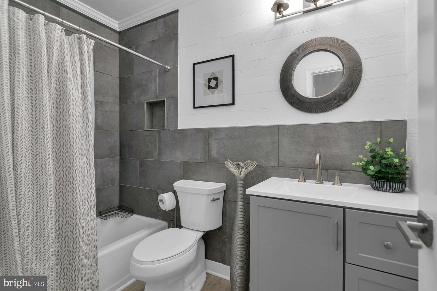 102 King Henry Court photo 20