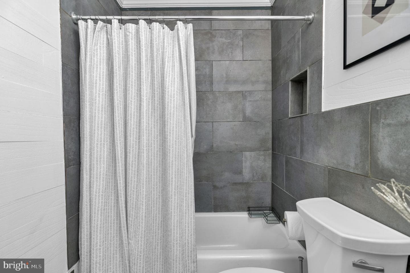 102 King Henry Court photo 21