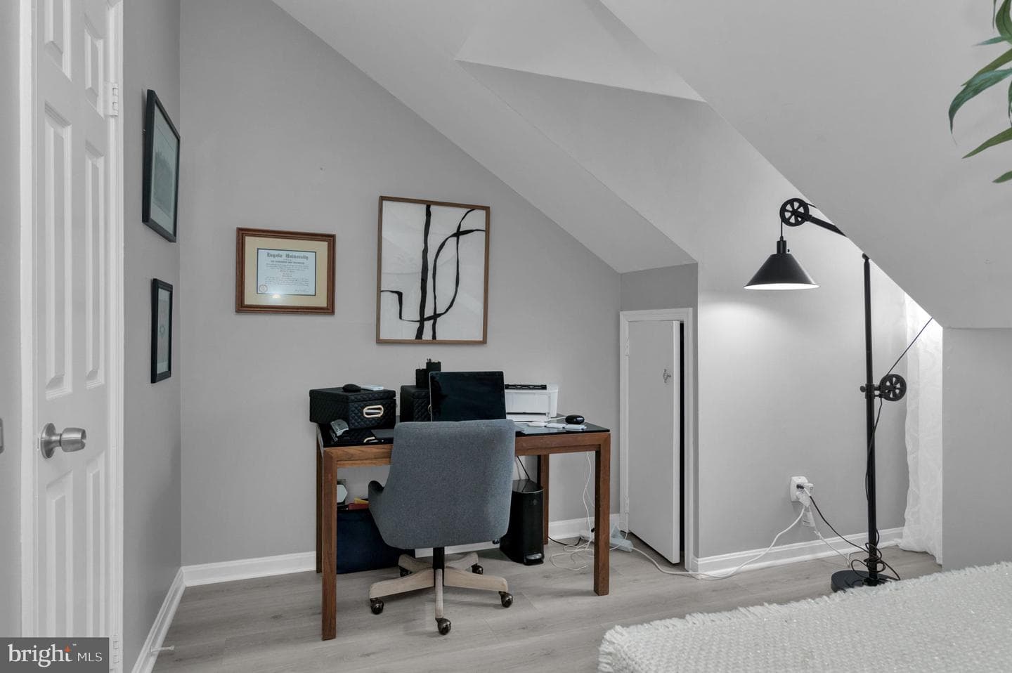 102 King Henry Court photo 25