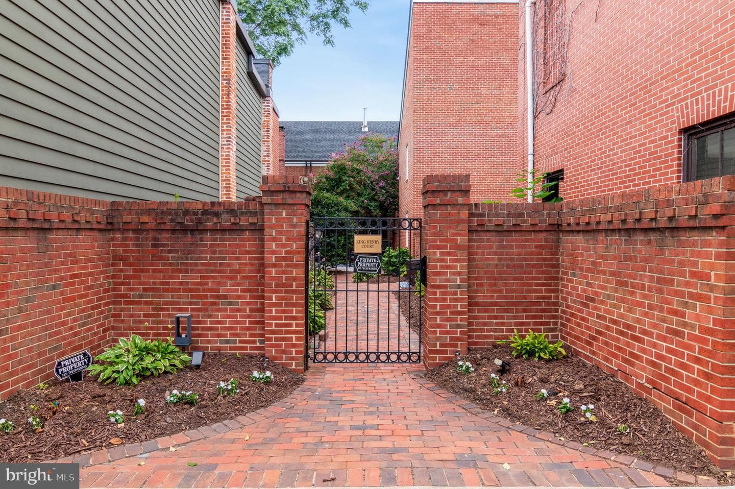 102 King Henry Court photo 28