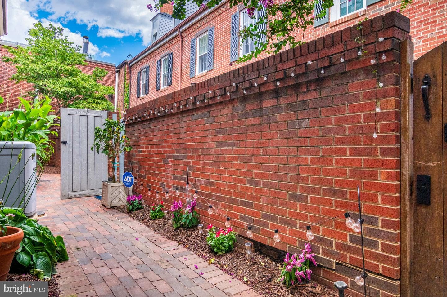 102 King Henry Court photo 32