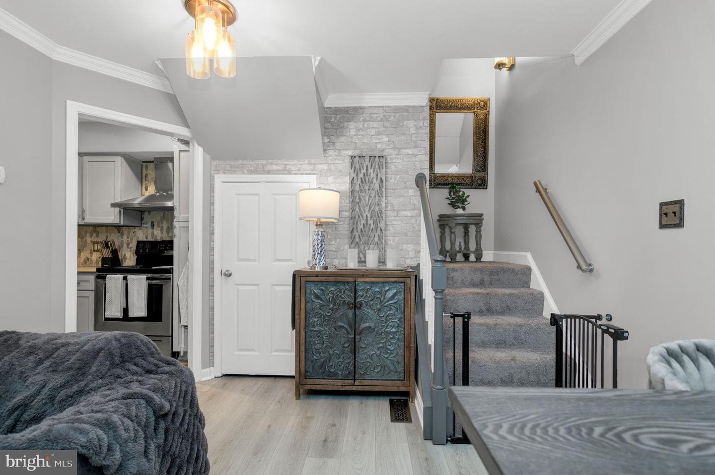 102 King Henry Court photo 6