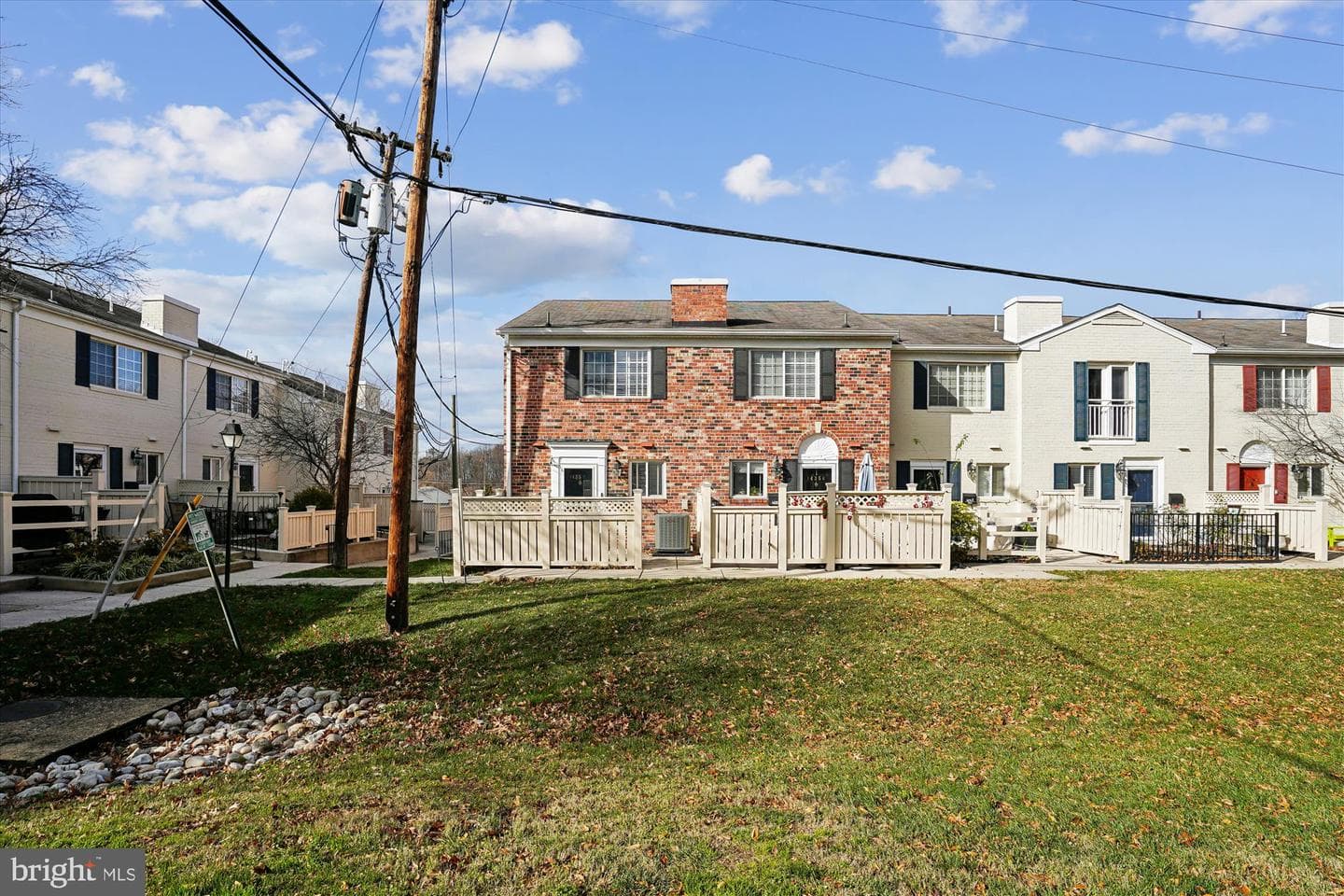 1435 N Van Dorn Street photo 25