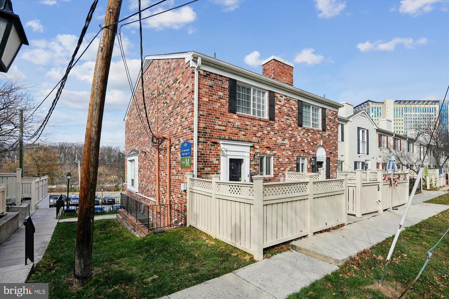 1435 N Van Dorn Street photo 26
