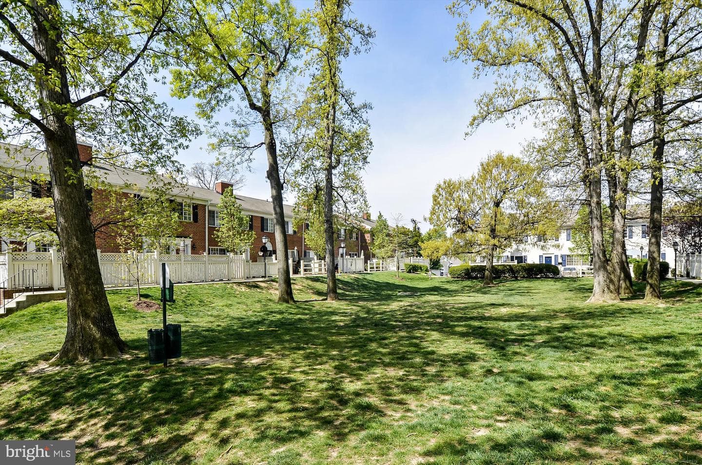 1435 N Van Dorn Street photo 42