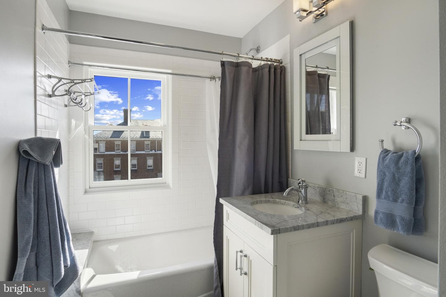 325 N N. Columbus Street photo 27