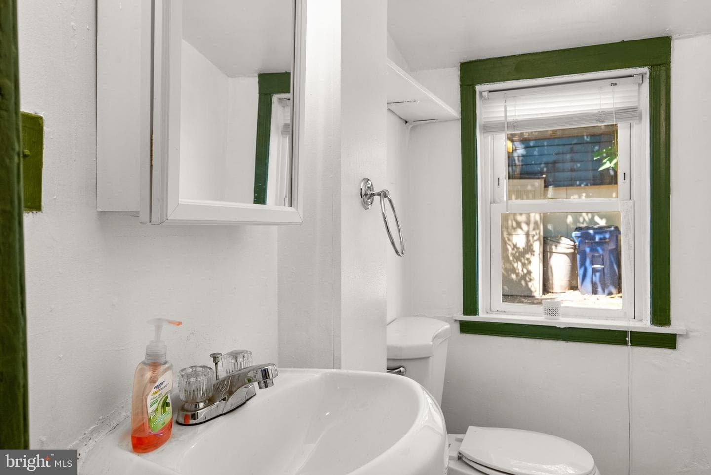 1223 Queen Street photo 14
