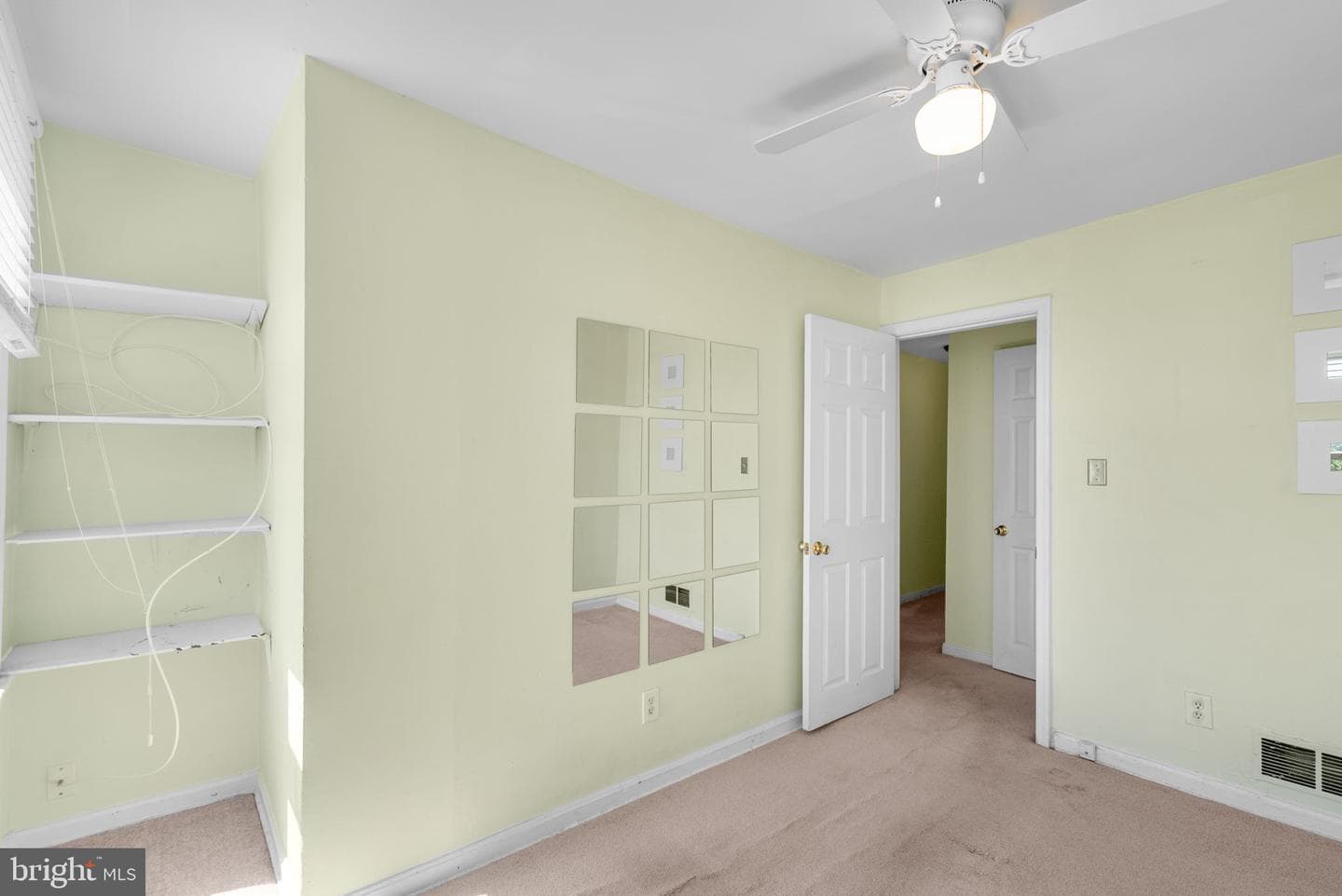 1223 Queen Street photo 16