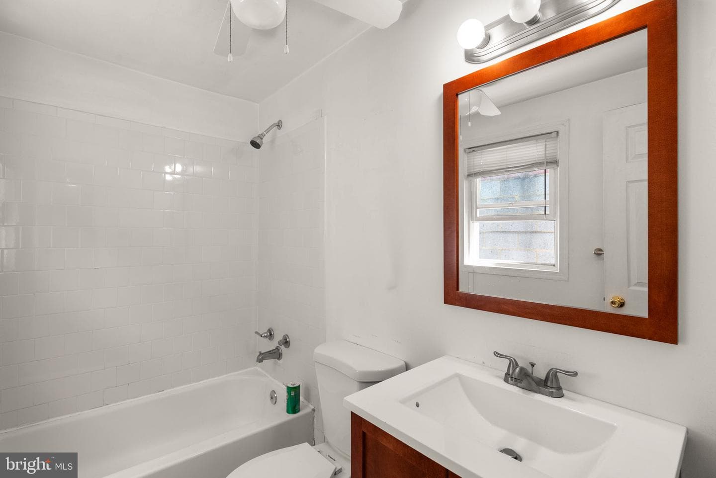 1223 Queen Street photo 21
