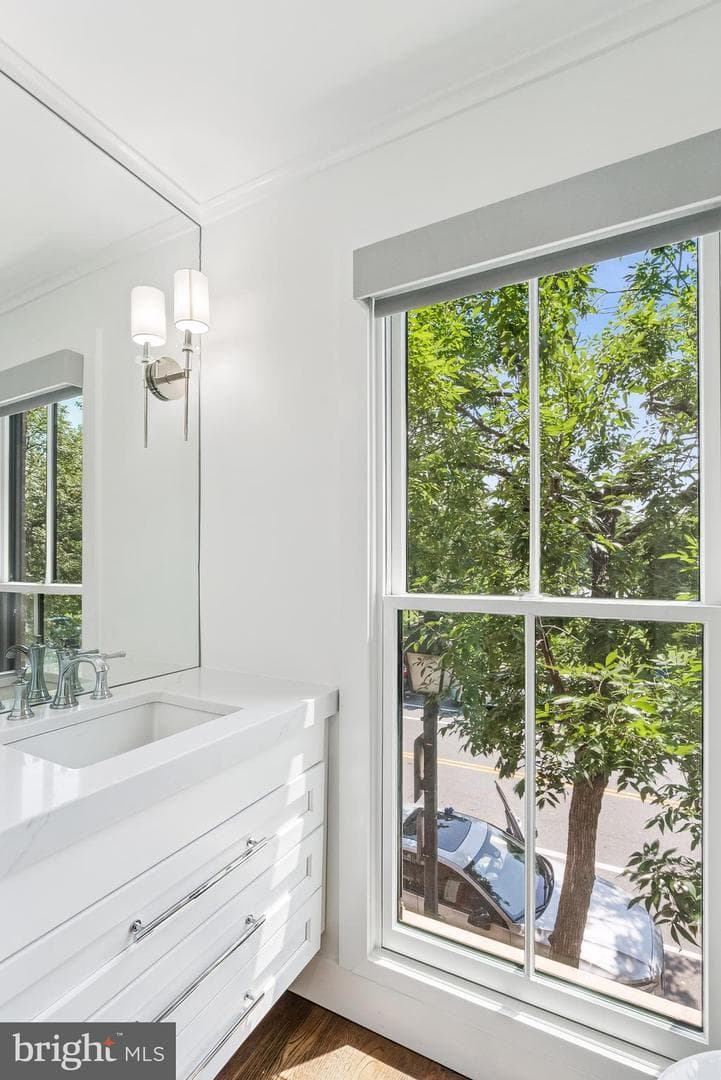 422 N Union Street photo 11
