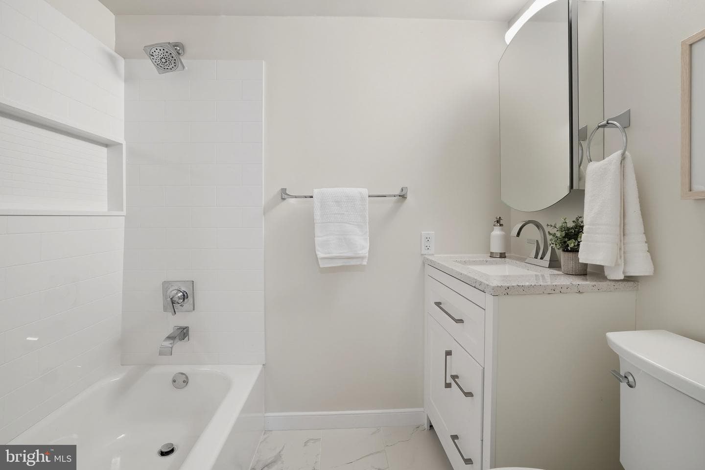 1118 Colonial Avenue photo 31