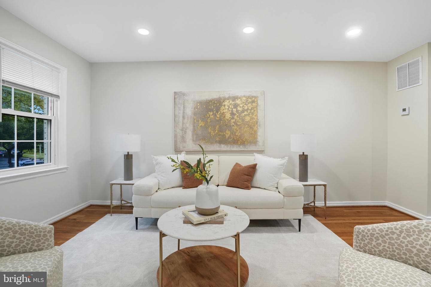 1118 Colonial Avenue photo 4