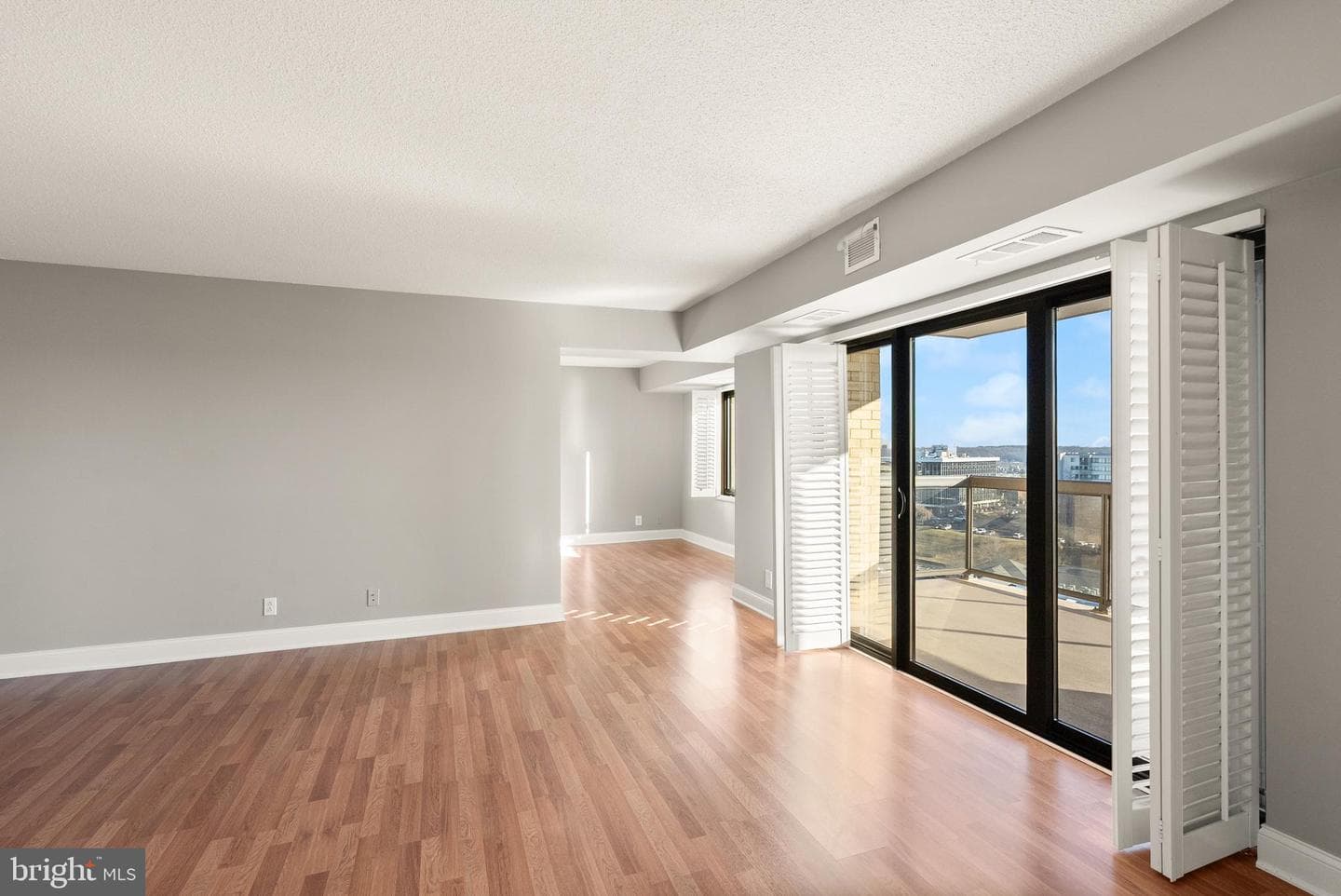 203 Yoakum Parkway #1512 photo 14