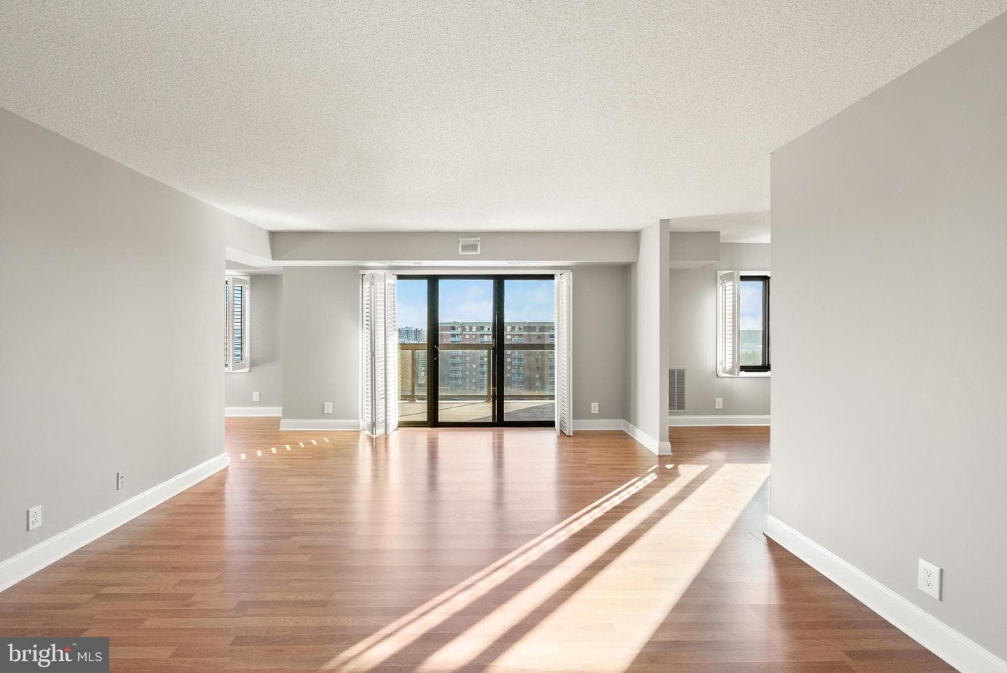 203 Yoakum Parkway #1512 photo 17