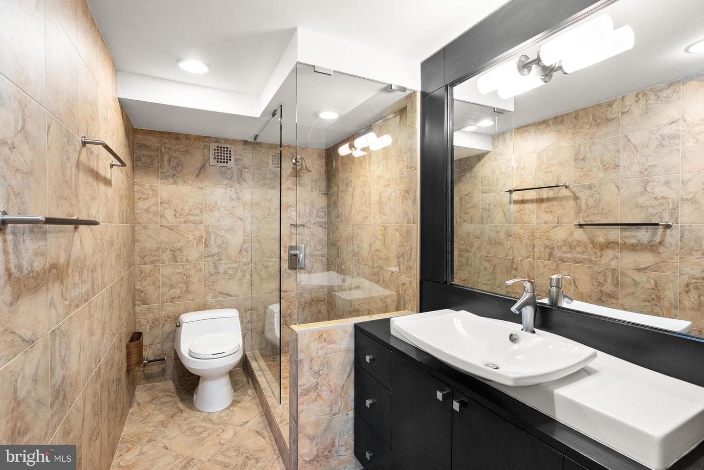 203 Yoakum Parkway #1512 photo 31