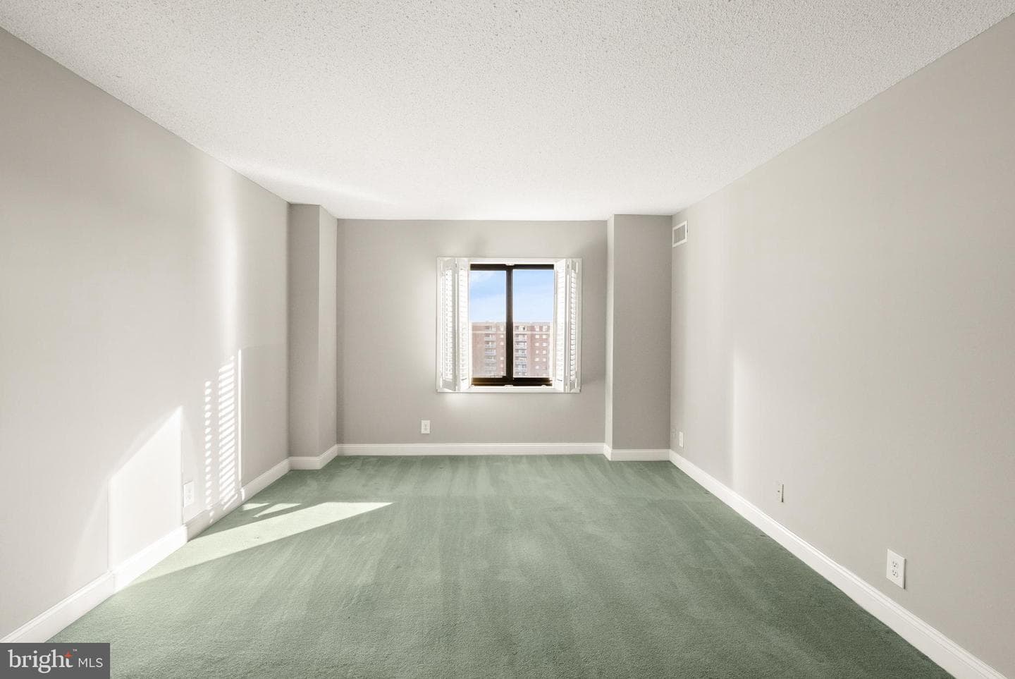 203 Yoakum Parkway #1512 photo 35
