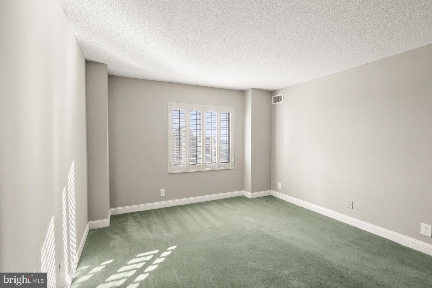 203 Yoakum Parkway #1512 photo 37