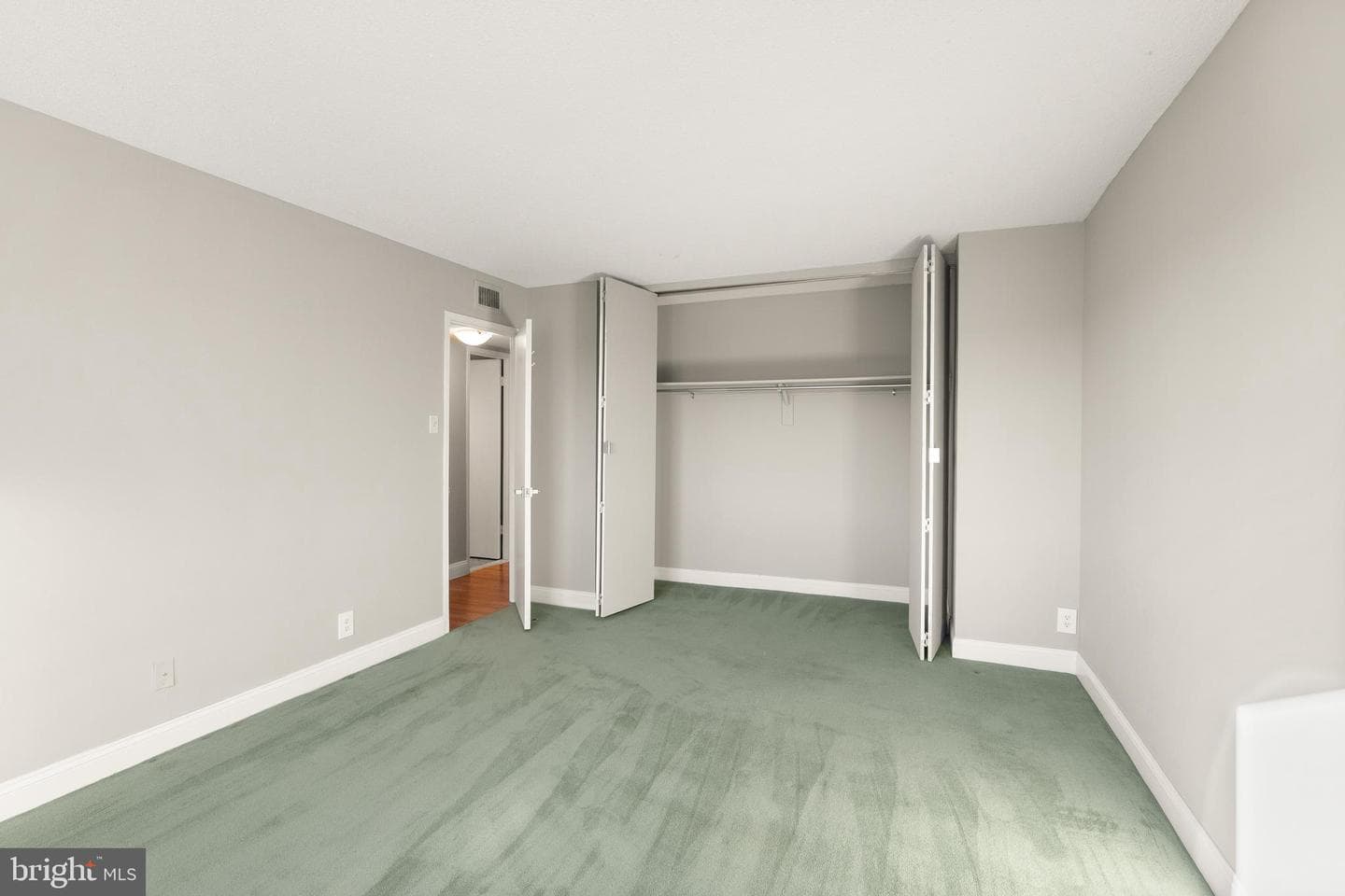203 Yoakum Parkway #1512 photo 39