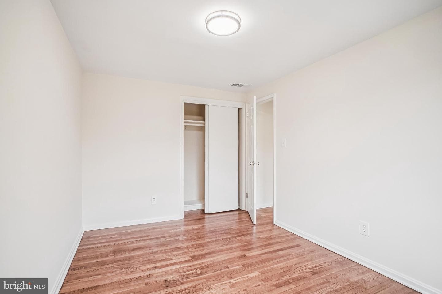 2933 Landover Street photo 21