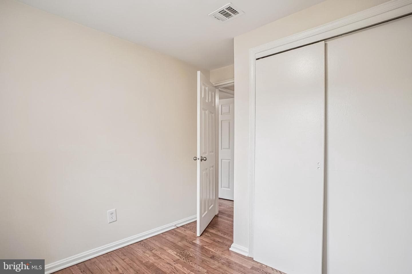 2933 Landover Street photo 22