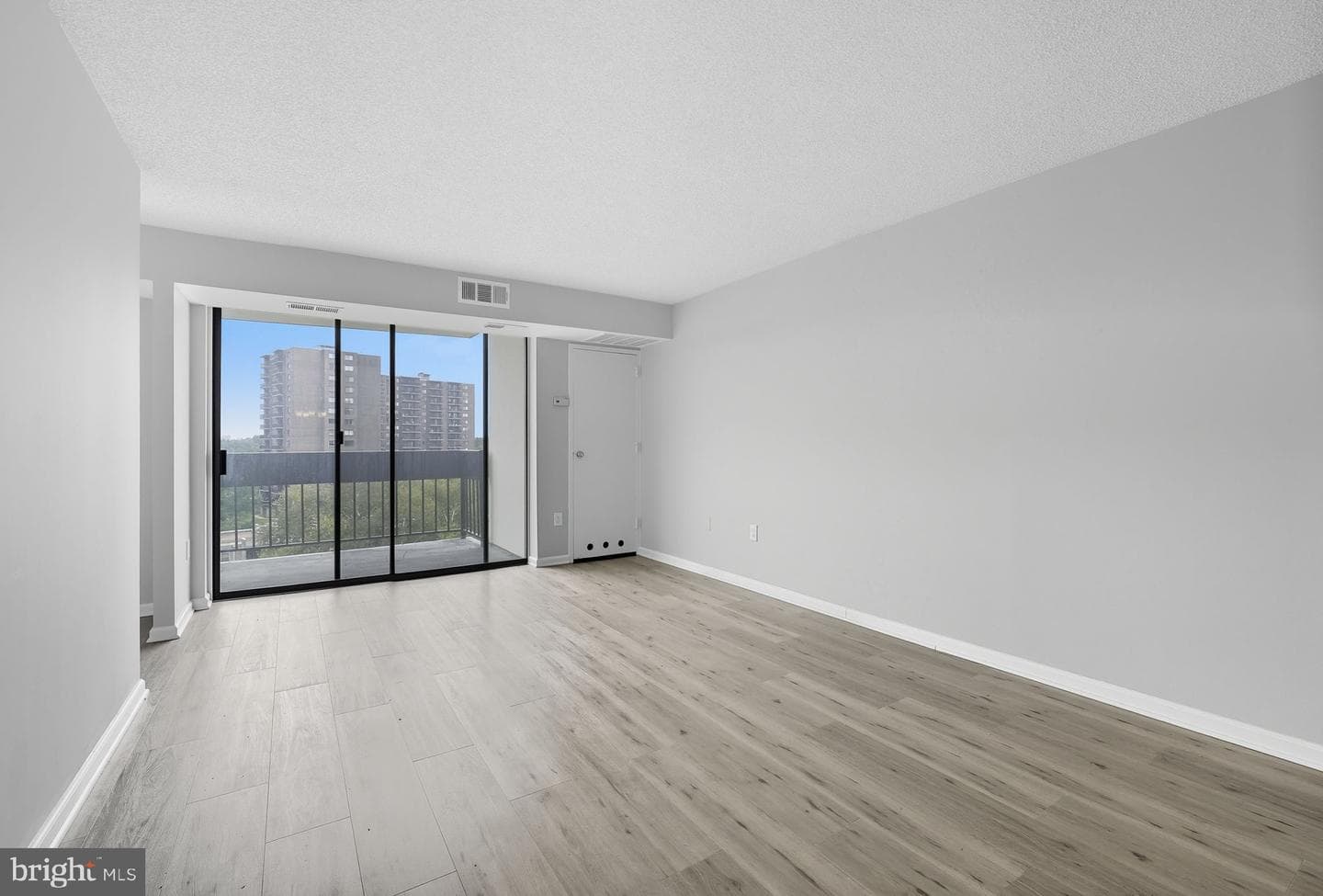 5300 Holmes Run Parkway #709 photo 10