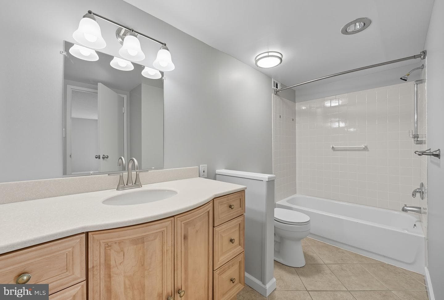 5300 Holmes Run Parkway #709 photo 24