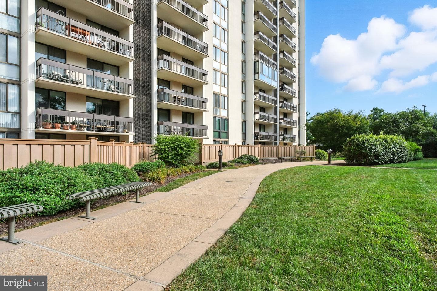 5300 Holmes Run Parkway #709 photo 25