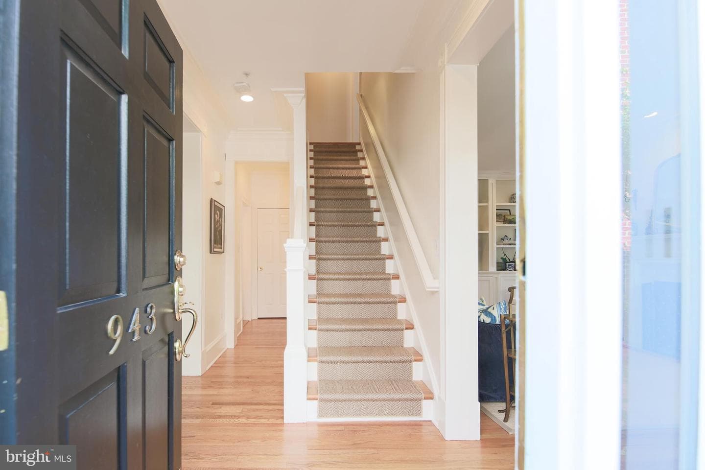 943 Powhatan Street photo 5
