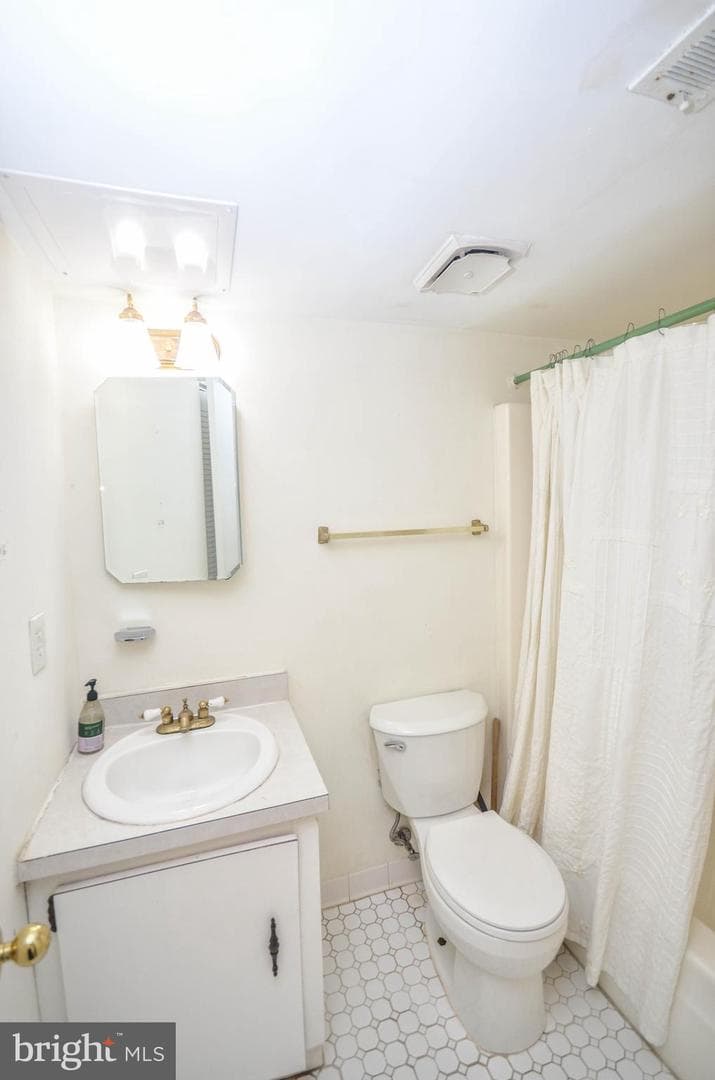122 Roberts Lane #400 photo 10