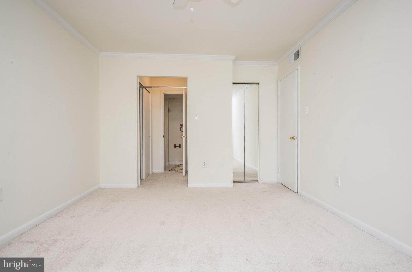 122 Roberts Lane #400 photo 16