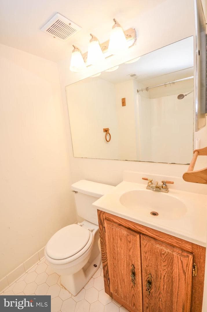 122 Roberts Lane #400 photo 18