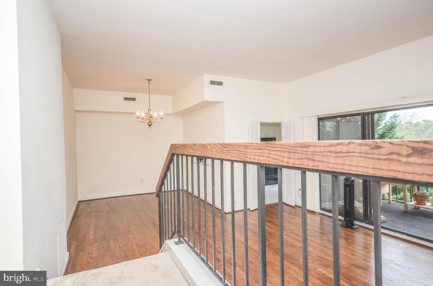 122 Roberts Lane #400 photo 2
