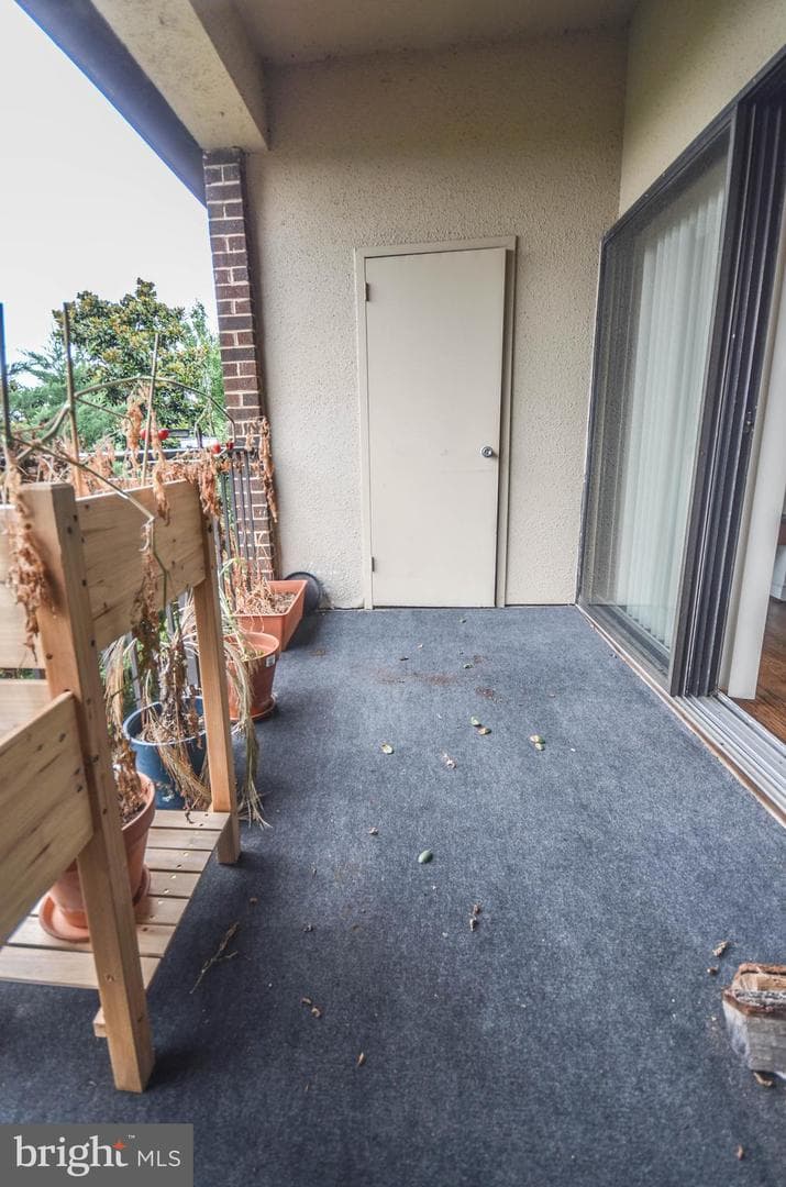 122 Roberts Lane #400 photo 21