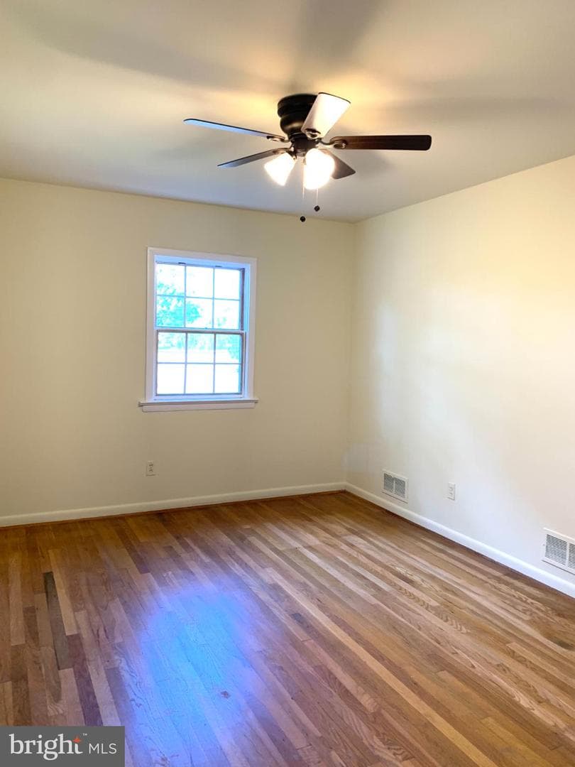 4532 Peacock Avenue photo 12