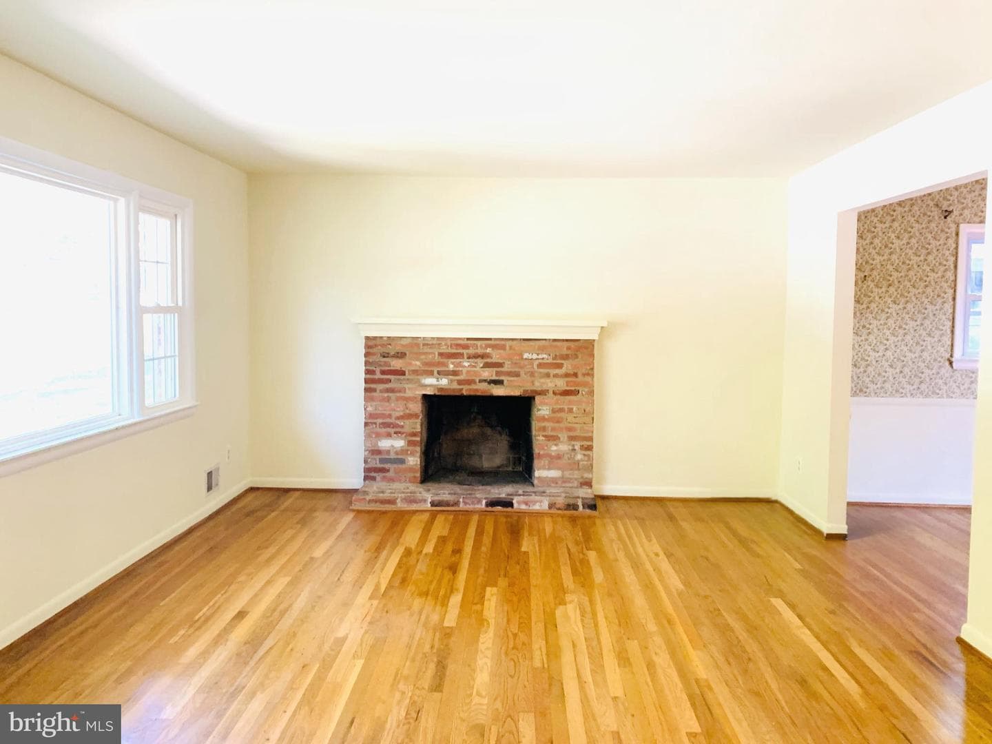 4532 Peacock Avenue photo 4
