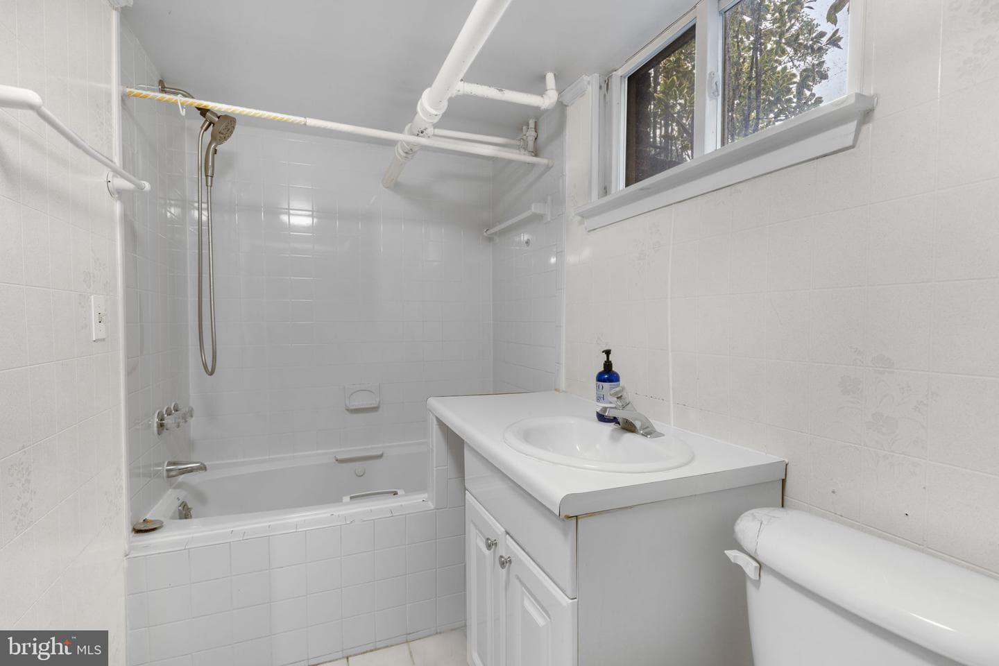 703 Braxton Place photo 32