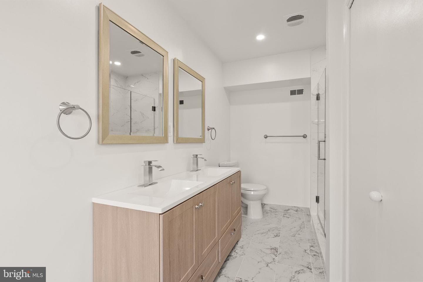 5443 Richenbacher Avenue photo 31