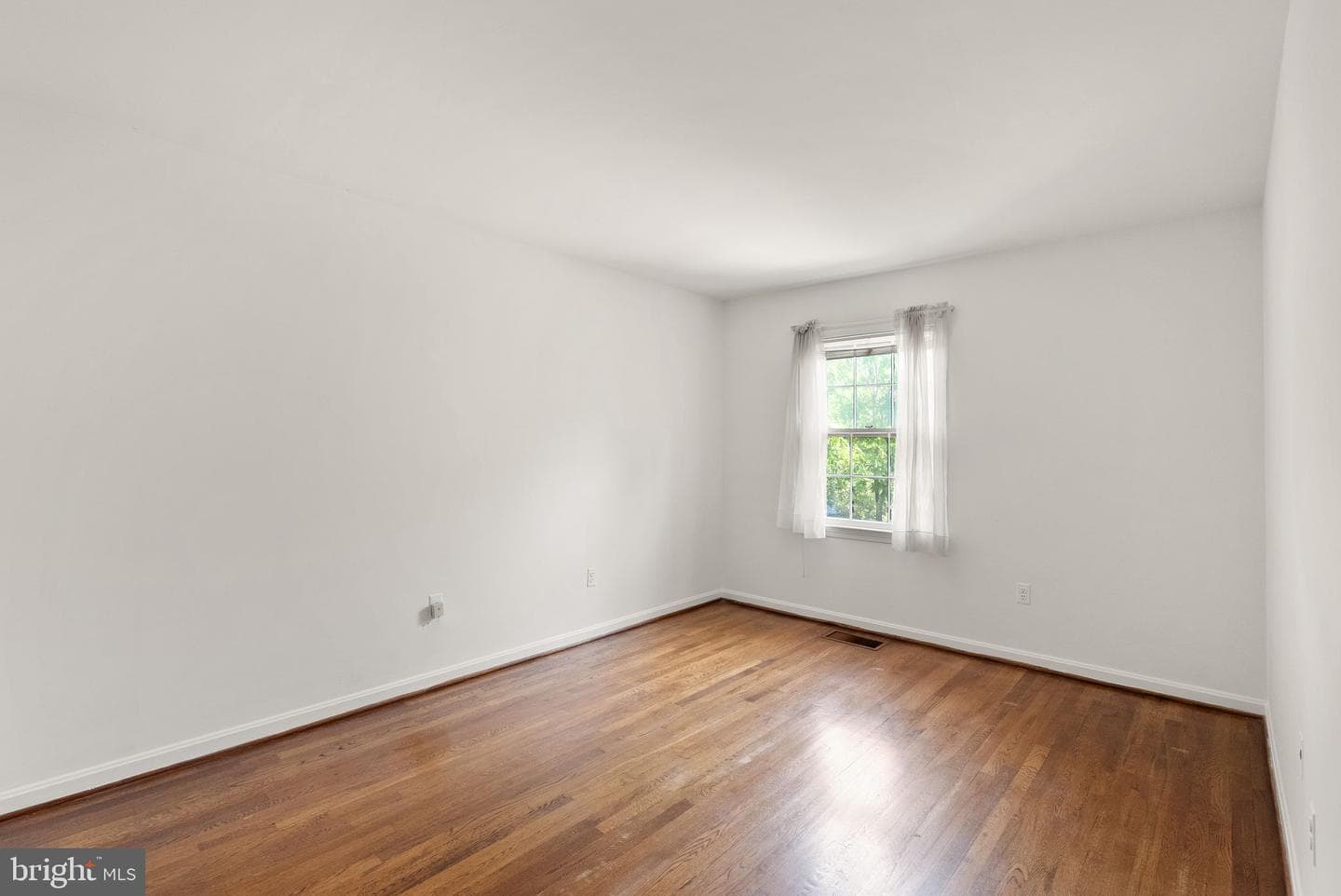 5443 Richenbacher Avenue photo 35