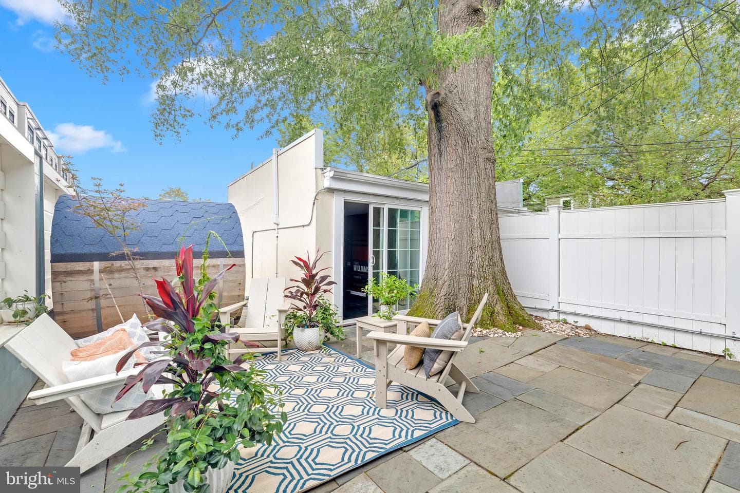 909 Pendleton Street photo 30
